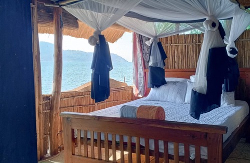 Cape Maclear Bed & Breakfast | Quest Lodges and Safaris