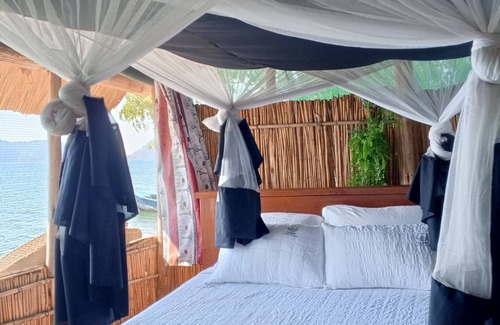 Cape Maclear Bed & Breakfast | Quest Lodges and Safaris