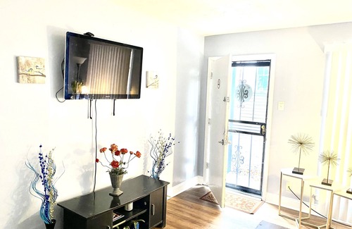 Midtown Apartment | Quick getaway to Beale & downtown