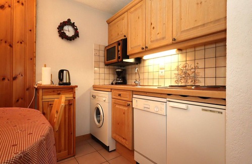 Les Houches Apartment | Quiet 2-Room Cabin Apartment with Balcony and Garage in Les Houches