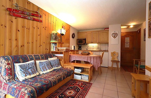 Les Houches Apartment | Quiet 2-Room Cabin Apartment with Balcony and Garage in Les Houches