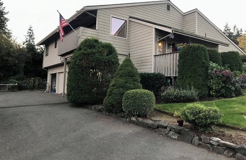 Fircrest House | Quiet 2BR 2BA Duplex in Fircrest