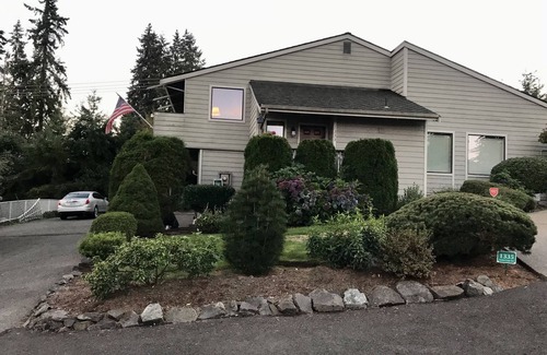 Fircrest House | Quiet 2BR 2BA Duplex in Fircrest