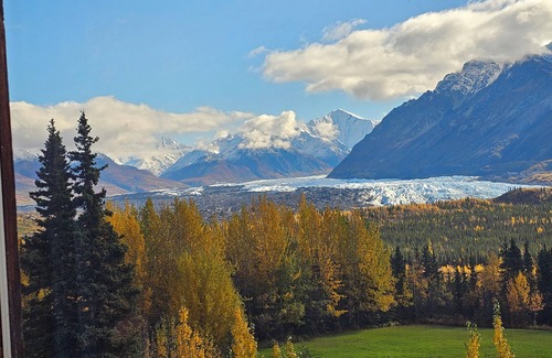 Sutton House | Quiet 3 bedroom house/cabin. 2 miles off Glenn hwn on Fish Lake Rd.