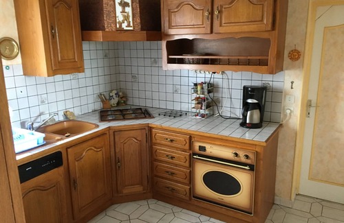 Binic House | Quiet 4-bedroom house in BINIC, 1 km from the port and beaches.