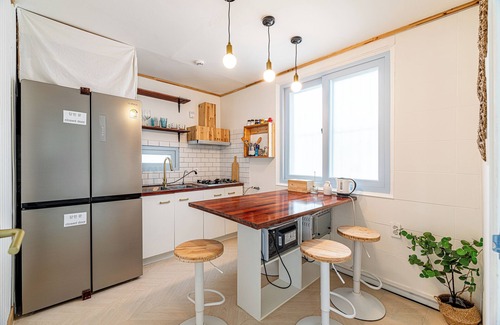 Haeundae Apartment | Quiet accommodation surrounded by mountains near Haeundae Beach in Busan