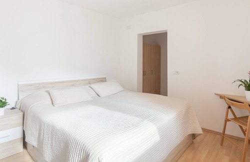 Bled Apartment | Quiet and Cosy Apartment with Terrace and Garden