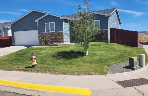 Laramie House | Quiet and cozy ranch home - 6 minutes from the University of Wyoming