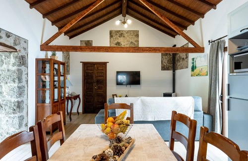 La Solana Cottage | Quiet and cozy rural house with Jacuzzi and Barbecue