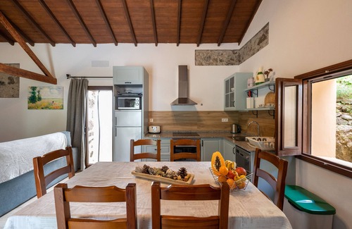 La Solana Cottage | Quiet and cozy rural house with Jacuzzi and Barbecue