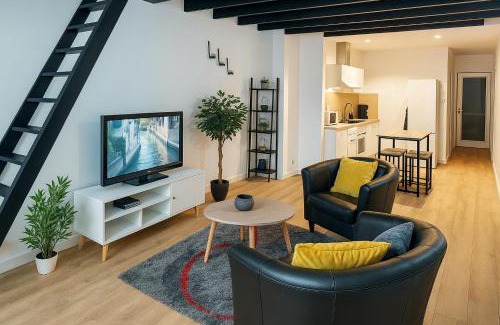 Peltre Apartment | Quiet and good location apt