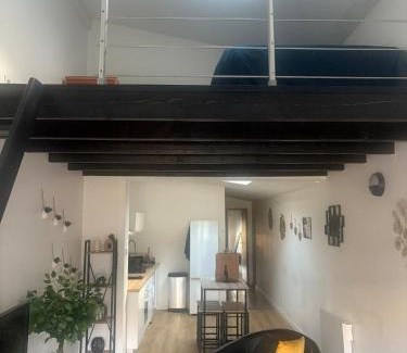 Peltre Apartment | Quiet and good location apt