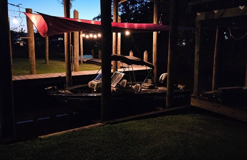 Kreole House | Quiet and relaxing come enjoy the river and coastal life at The Slippery Minnow.