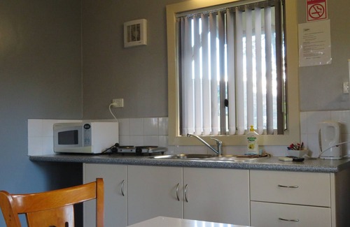 Kojonup Cabin | Quiet and relaxing place for Holiday or work with a lovely country feel.