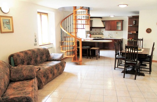 Vesio Apartment | Quiet apartment a few kilometers from Lake Garda