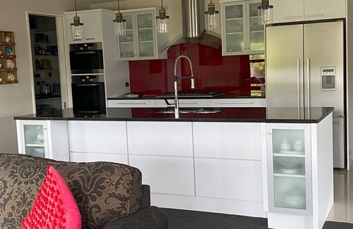 Rolleston House | Quiet Area, Beautiful Surroundings in Rolleston.