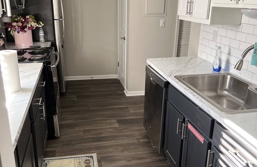 Sandy Springs House | Quiet area with pool and gym in the area . Mall is 10 minutes away