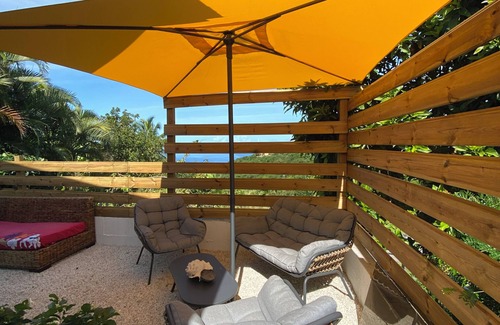 Le Carbet House | Quiet bungalow surrounded by greenery with sea view and view of Mont Pelée.