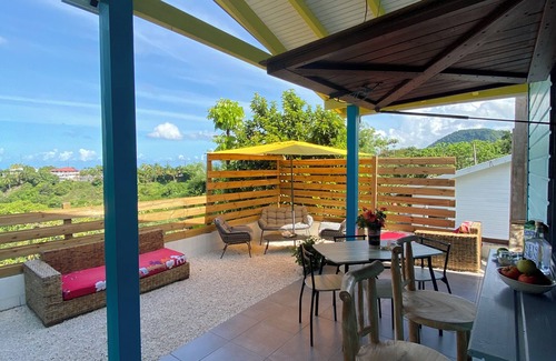 Le Carbet House | Quiet bungalow surrounded by greenery with sea view and view of Mont Pelée.