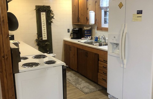 Redfield Cabin | Quiet cabin that sits right on the edge of the water! Pet friendly