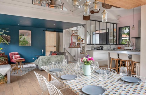 Rond-Point de Rennes House | Quiet city house and its flower garden garden