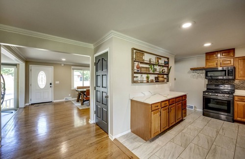 Radcliff House | Quiet Comfort: 5 BR & 2.5 BA, 6 TVs, Pet Friendly