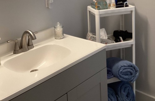 Avondale Cottage | Quiet Cottage in the heart of Avondale.