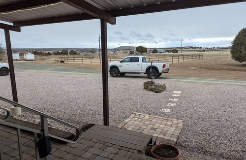 Paulden House | Quiet Country Living with horse facilities!