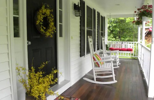 Hillsboro House | Quiet Country near lakes, trails, Hiking, Skiing and snowboarding