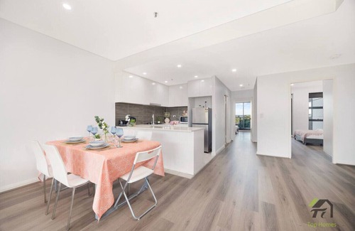 Bankstown Apartment | Quiet & Cozy 3-Bedroom Apartment in Bankstown