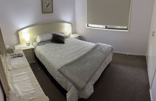 Brighton House | Quiet cozy room by the beach R1