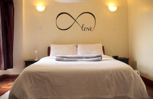 Thompson Estate Bed & Breakfast | Quiet Double Room in Nairobi