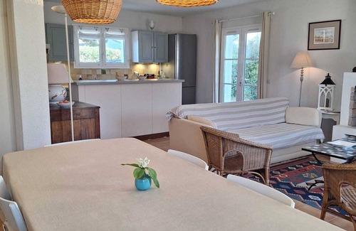Loix House | Quiet family home in LOIX with 8 beds and enclosed garden.