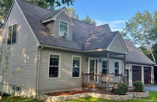 Ellsworth House | Quiet four bedroom cape. only 30 mins to Bar Harbor and Acadia National Park