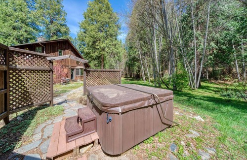 Quincy House | Quiet get away on a private creek. Hot tub, infrared sauna and massage table.