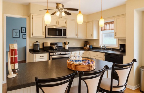 Dover House | Quiet Getaway with pool and full of amenity backyard!