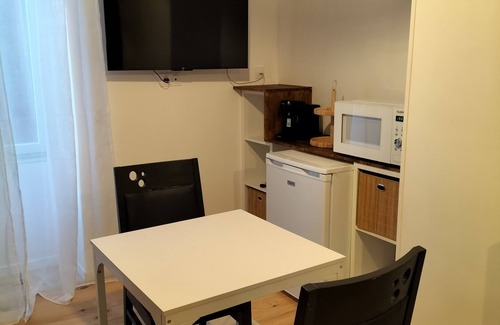 Chenay Bed & Breakfast | Quiet guest room for 2 people