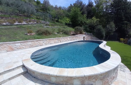 Furlo House | Quiet Holiday Home in Acqualagna with Swimming Pool