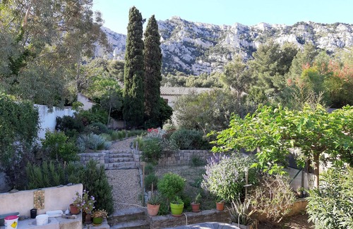 Montredon House | Quiet house between the beach and the calanques