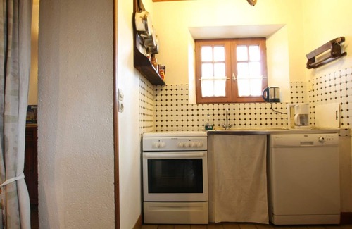Bourgvallees Cottage | Quiet house with fireplace in Vire Valley, near Saint Lô