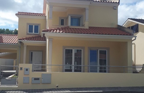 Leiria House | Quiet house with pool, near downtown Leiria (7km)