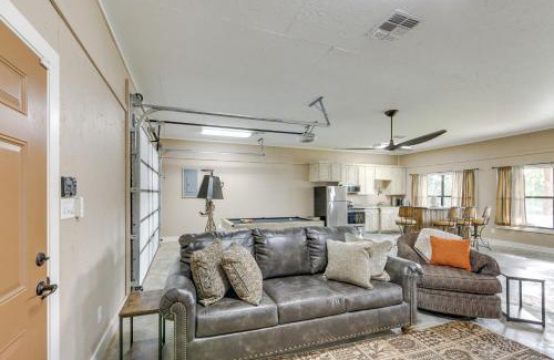 Gladewater House | Quiet Lake Gladewater Getaway with Dock and Kayaks!