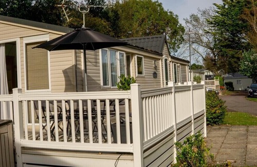 New Forest District RV Rental | Quiet location on the 5* Shorefield Country Park & Spa