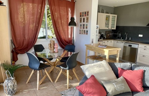 La Ciotat Apartment | QUIET location on the heights of La Ciotat - PANORAMIC VIEW over the bay - Charming.