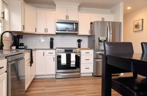 Berea Apartment | Quiet, Luxury Home w/Garage - Minutes from The Pinnacles and I-75.