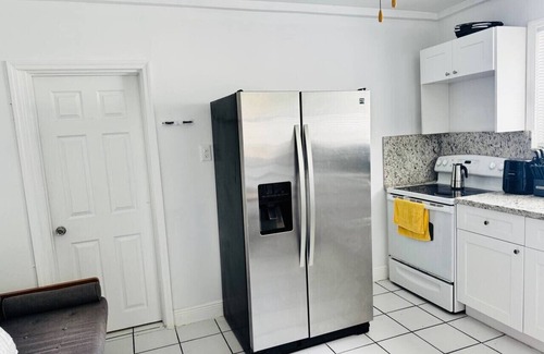 Coral Way Apartment | Quiet Miami Stay Perfect for Work,Relax, or party!