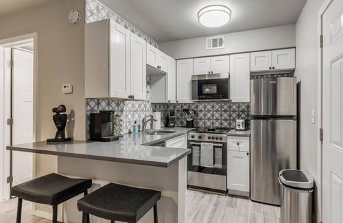 Oklahoma City Condo | Quiet Modern Heavenly Paradise Love and Balcony + Free Coffee near Lake Hefner