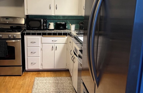 Lawton Park House | Quiet neighborhood, one block to Discovery park 15 minutes from city center