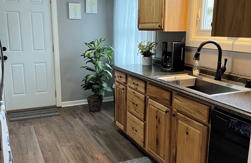 Bettendorf House | Quiet neighborhood surrounded by parks near multipurpose trail through QCn