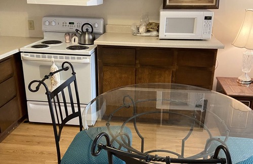 Renton House | Quiet one bedroom house close to airport